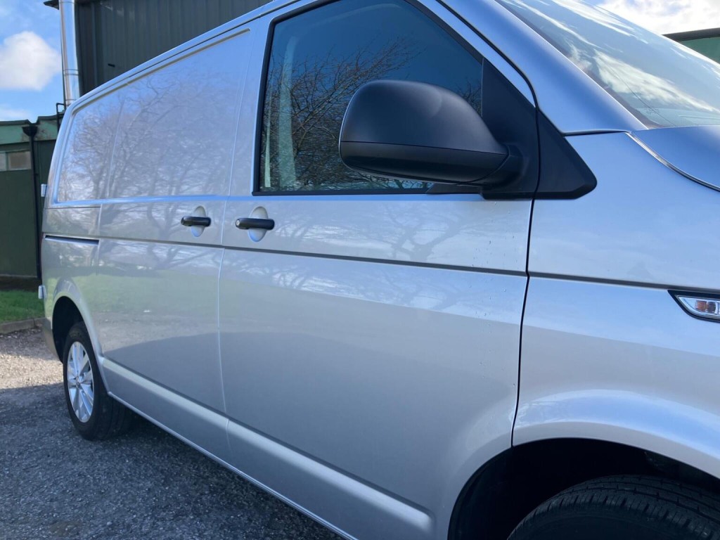 VOLKSWAGEN TRANSPORTER