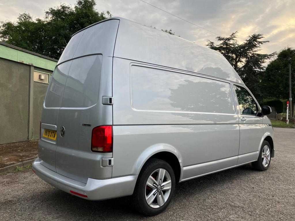VOLKSWAGEN TRANSPORTER