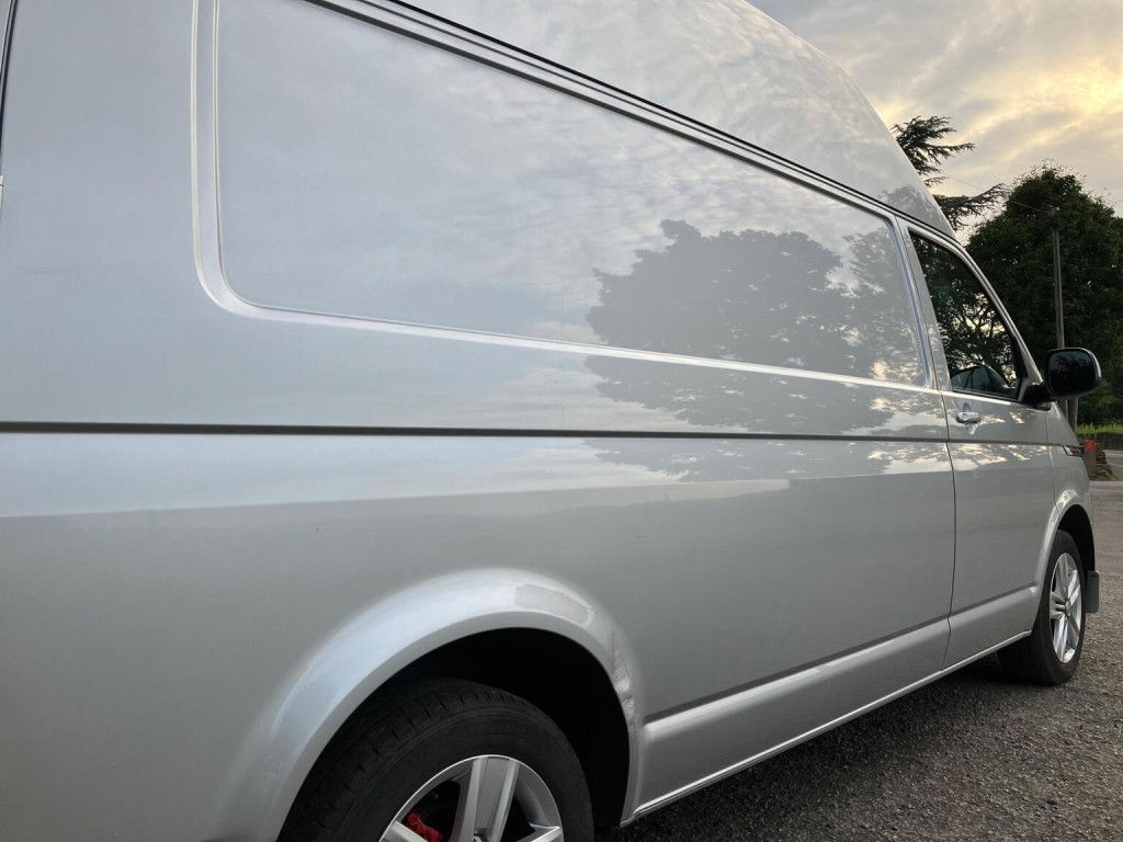 VOLKSWAGEN TRANSPORTER